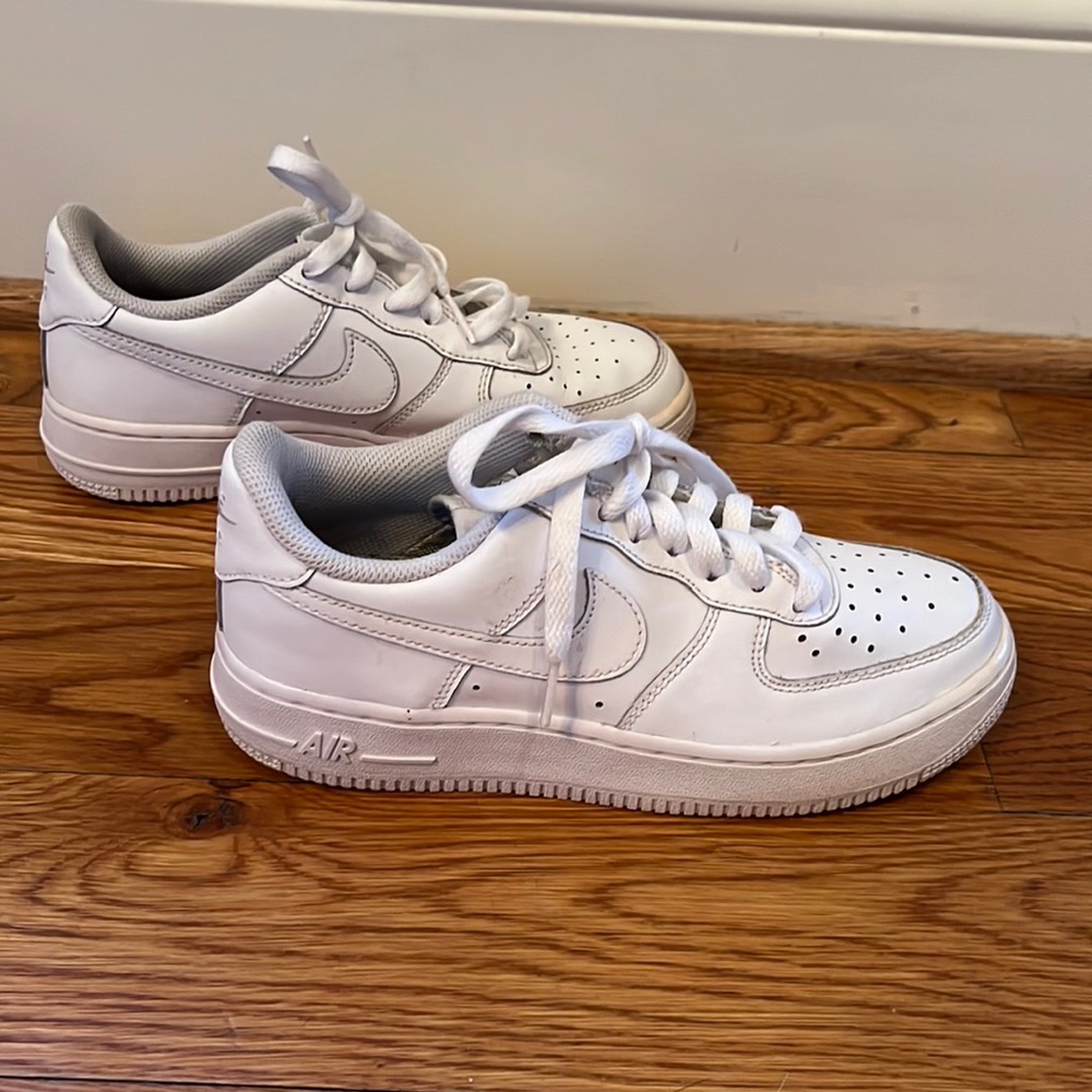 4.5 Y Youth Used White Nike Air Force Ones ?